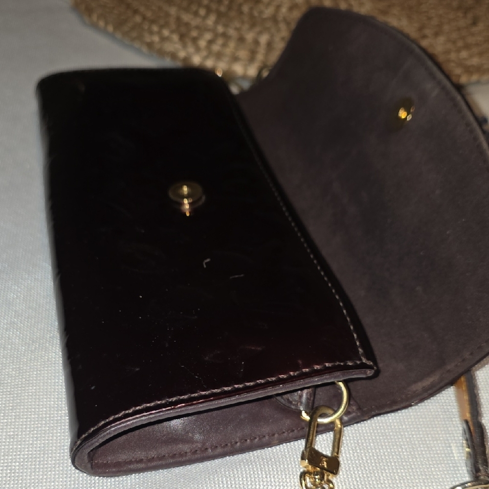 Louis Vuitton Patent Monogram Wristlet Clutch in Deep Wine - Picture 7 of 8